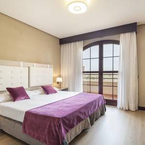 Camera suite Hotel ILUNION Golf Badajoz